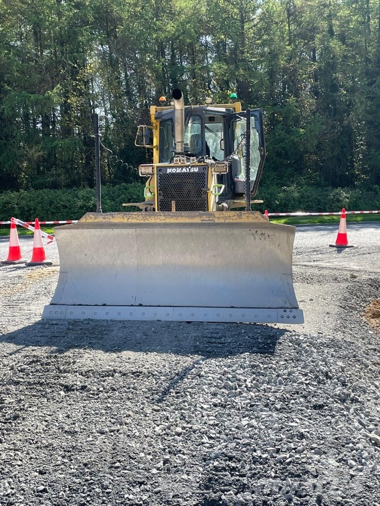 Komatsu D 61 EX-15 E0 Buldozer sobre oruga