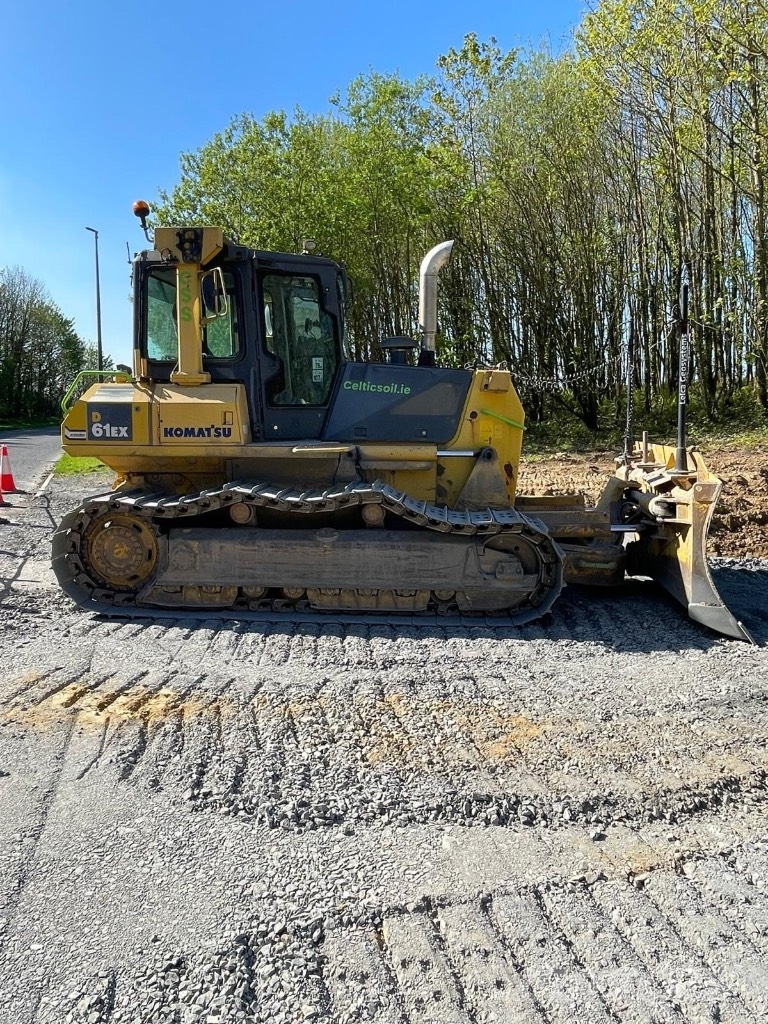 Komatsu D 61 EX-15 E0 Buldozer sobre oruga