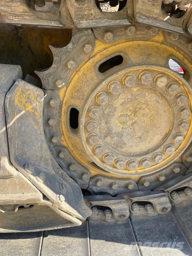 Komatsu D 61 EX-15 E0 Buldozer sobre oruga