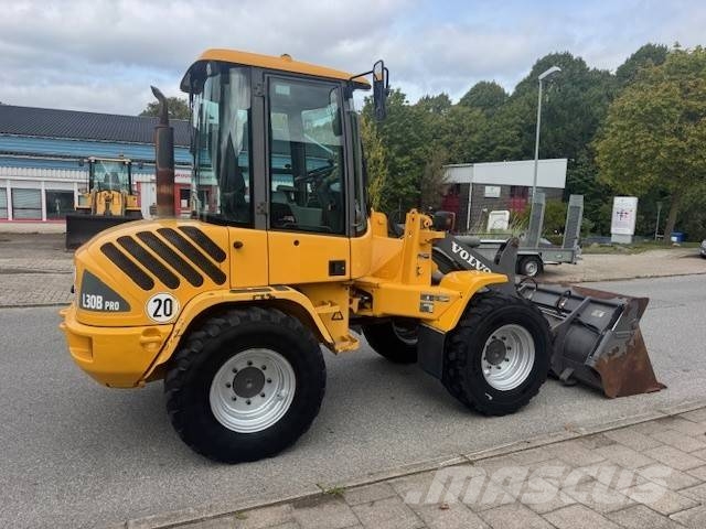 Volvo L 30 B Iekrāvēji uz riteņiem