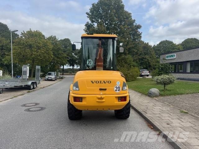 Volvo L 30 B Iekrāvēji uz riteņiem