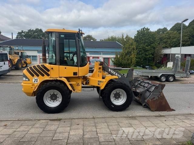 Volvo L 30 B Iekrāvēji uz riteņiem