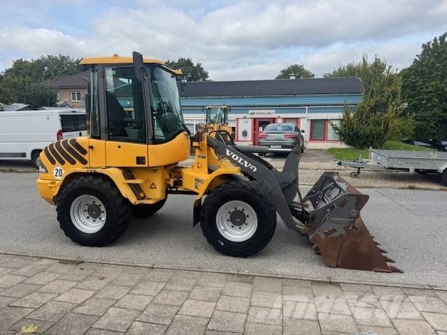 Volvo L 30 B Iekrāvēji uz riteņiem