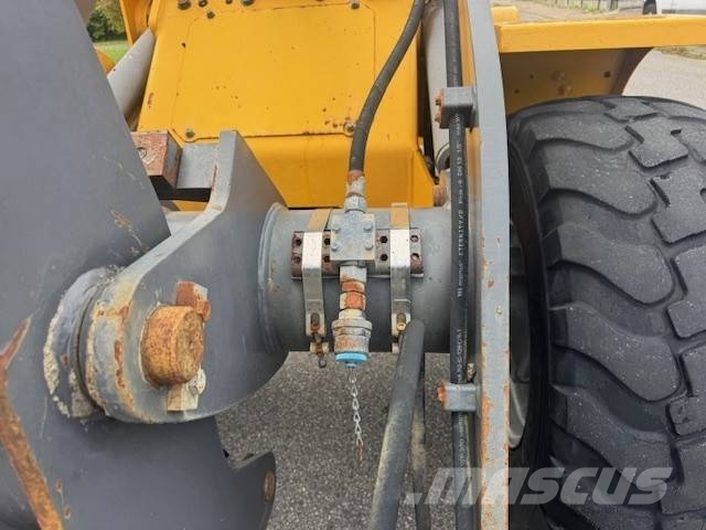 Volvo L 30 B Iekrāvēji uz riteņiem
