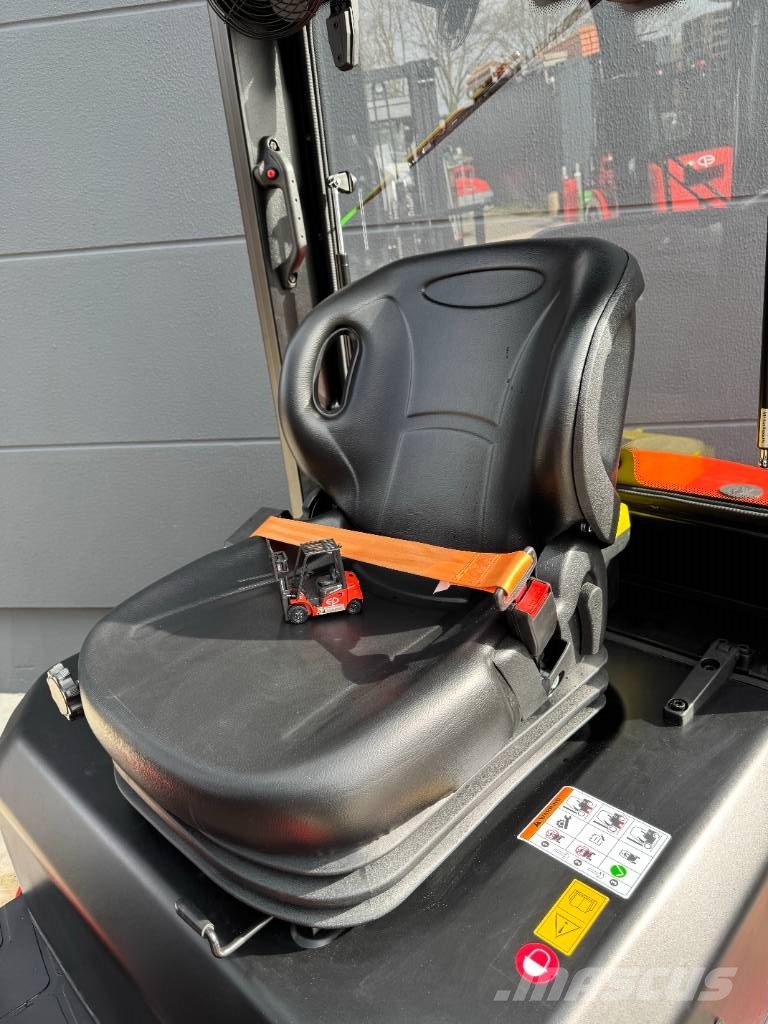 EP EFXZ 301 Electric forklifts