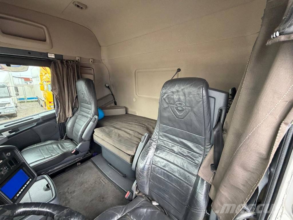 Scania R560LB6X2*4MNB 3589 Camiones con caja de remolque