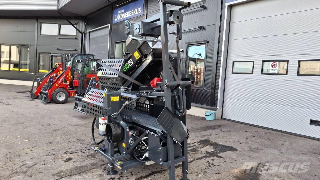 Pilkemaster Evo 36 kuin uusi traktori käyttöinen Despicatoare si taietoare de lemne