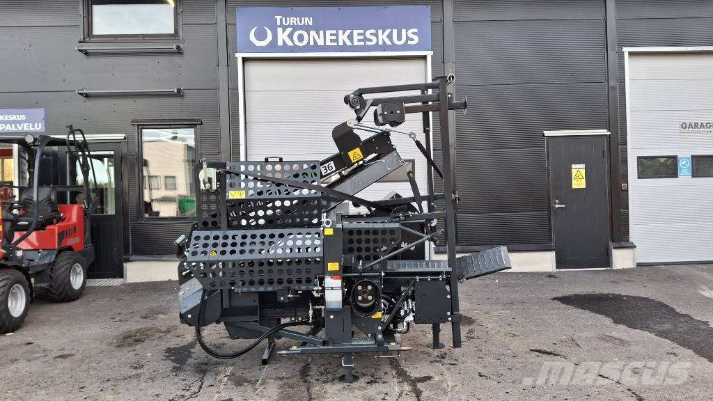Pilkemaster Evo 36 kuin uusi traktori käyttöinen Despicatoare si taietoare de lemne