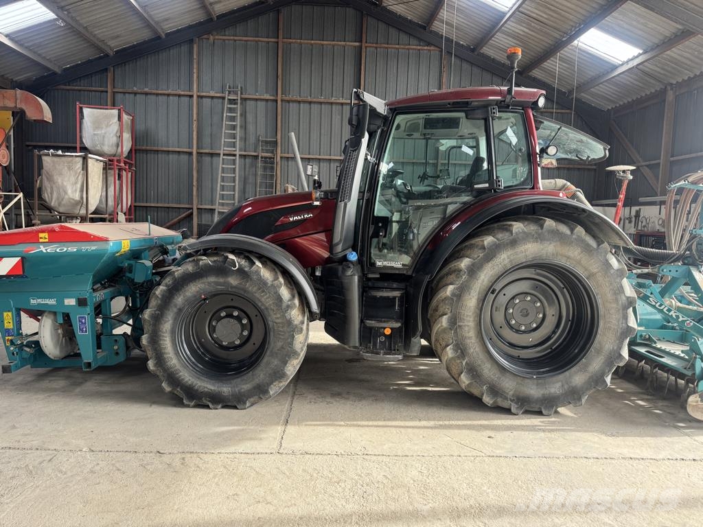 Valtra N175 Tractoare