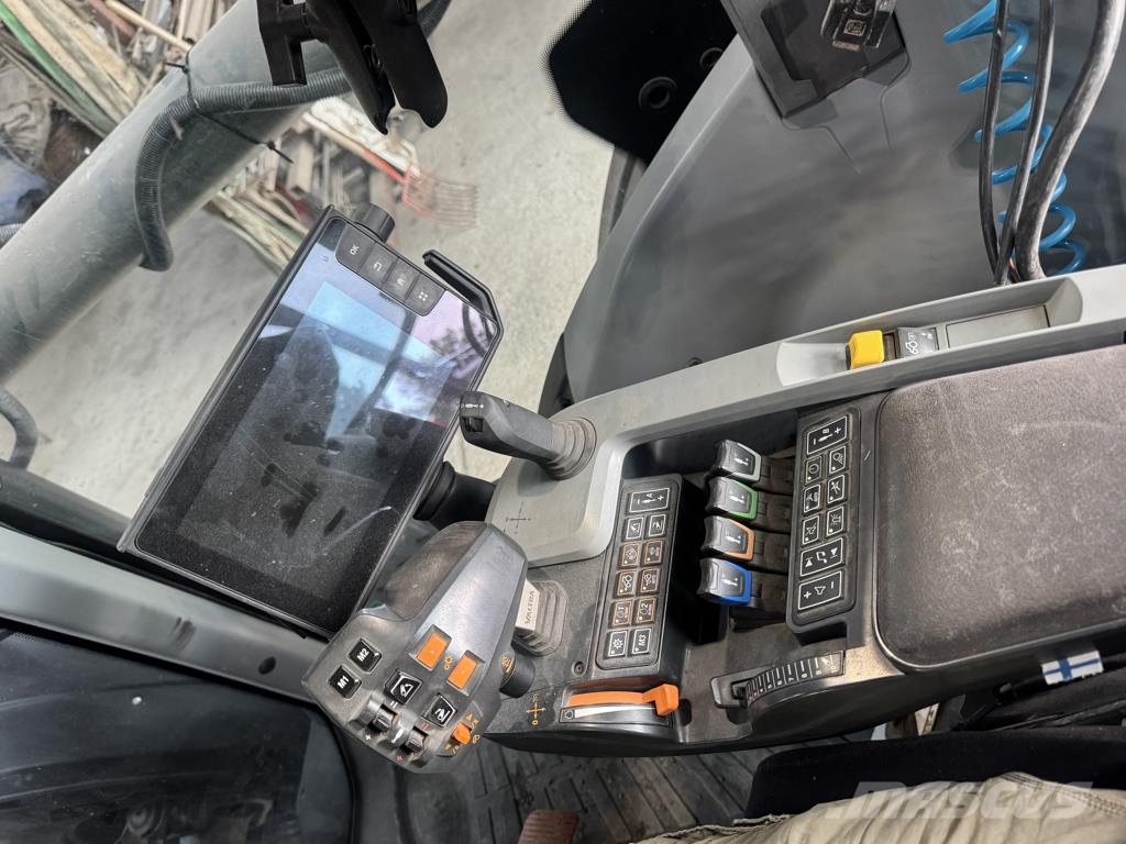 Valtra N175 Tractoare