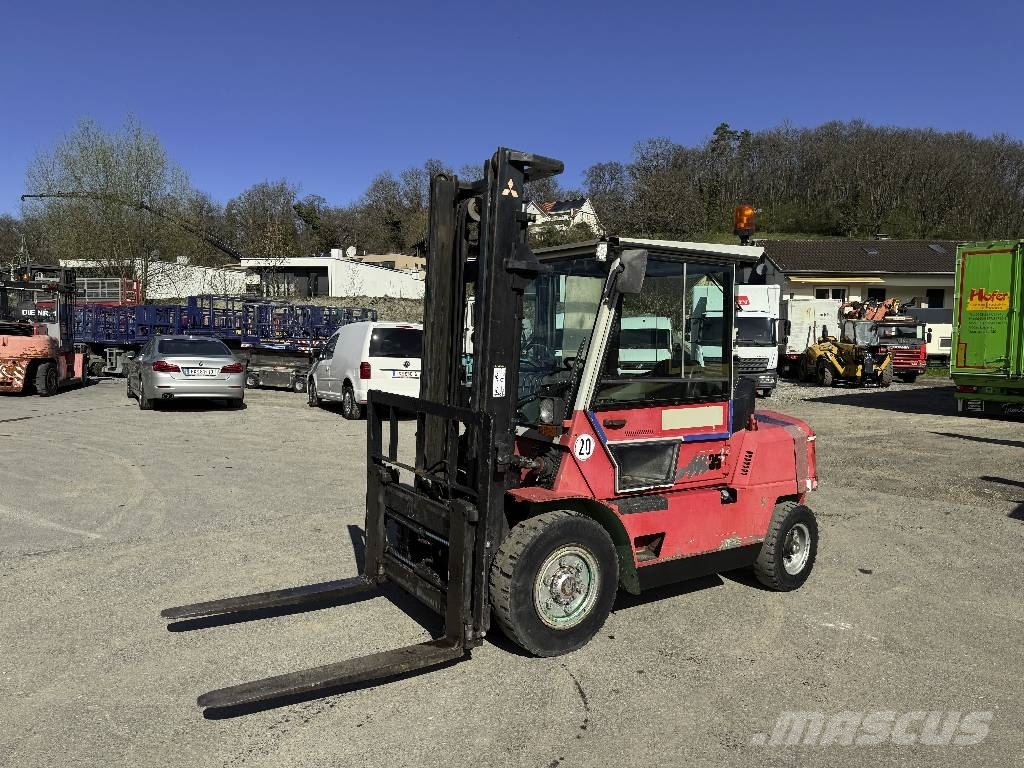 Mitsubishi FD 35 Seitenschieber Zinken Gabel Kabine Dizelski viličari