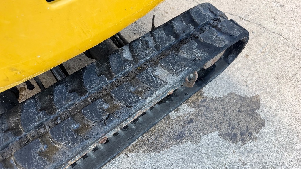 Komatsu PC 16 Mini kotrók < 7t