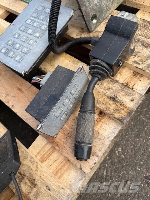 Liebherr CAB PARTS USED LOADERS Førerhus og Interiør