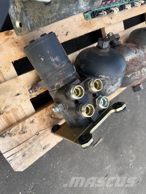 Liebherr CAB PARTS USED LOADERS Førerhus og Interiør