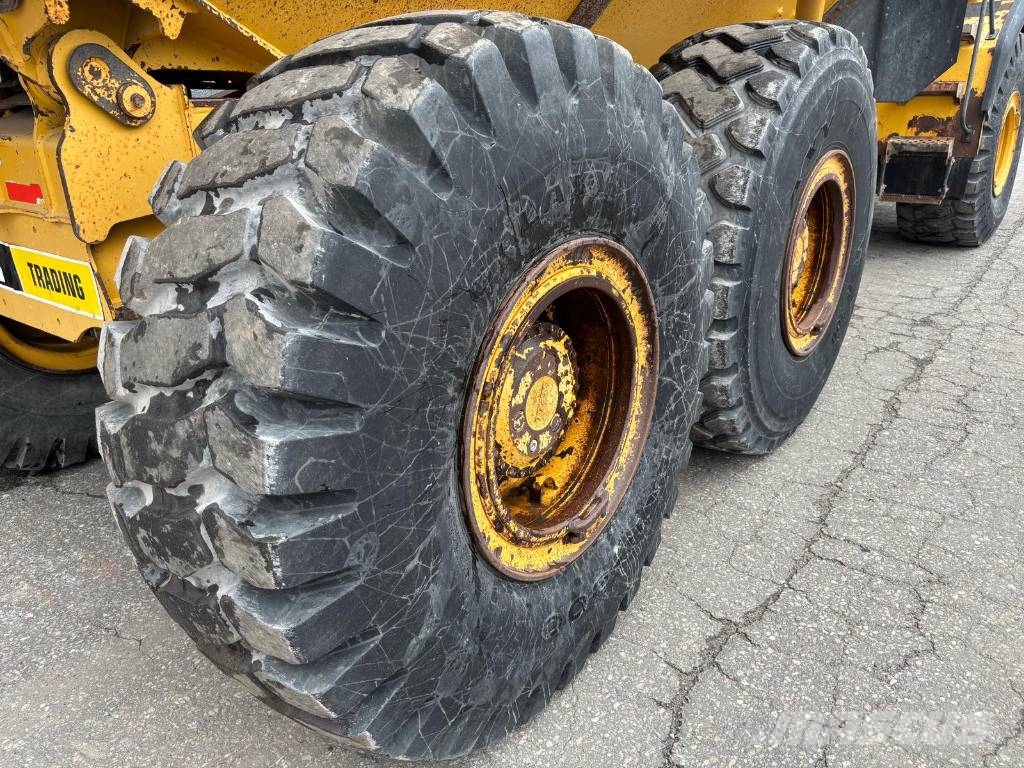 Bell B 30 E (New Tires) Artikulētie pašizgāzēji
