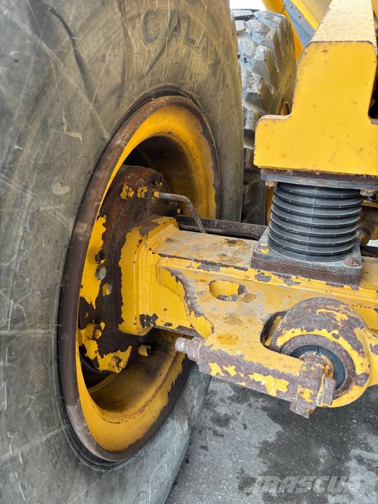 Bell B 30 E (New Tires) Artikulētie pašizgāzēji