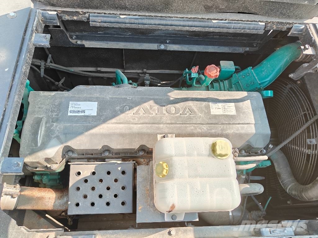 Volvo 380D Гусеничные экскаваторы
