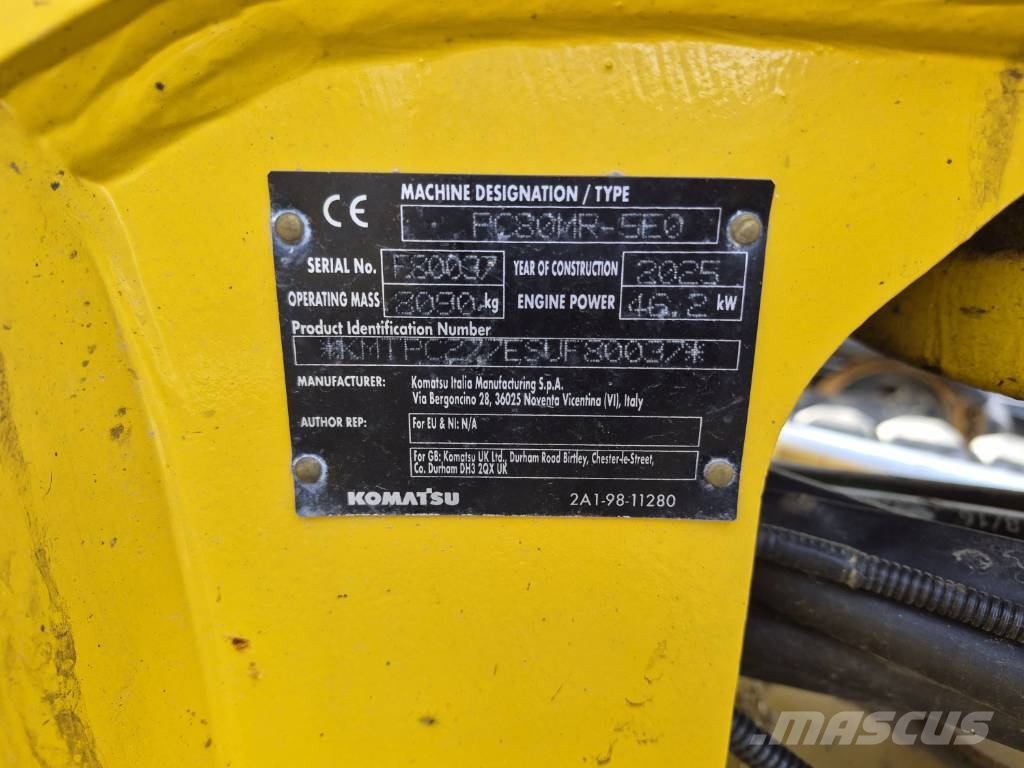 Komatsu PC80MR-5 حفارات وسط 7 طن - 12 طن