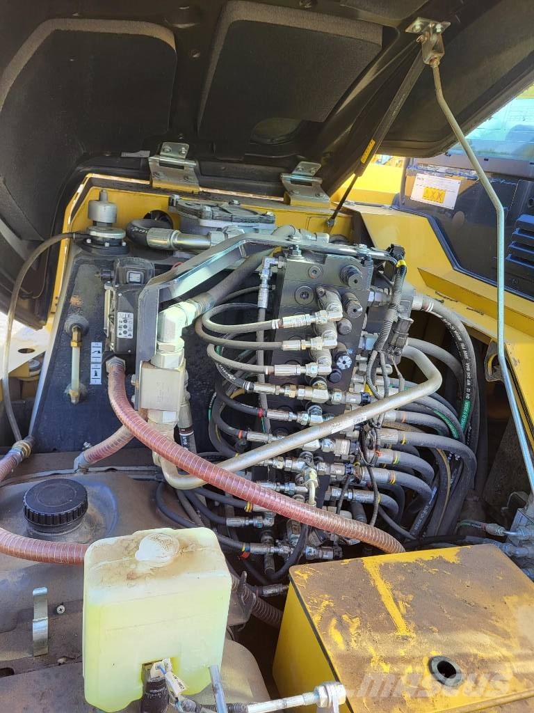 Komatsu PC80MR-5 حفارات وسط 7 طن - 12 طن