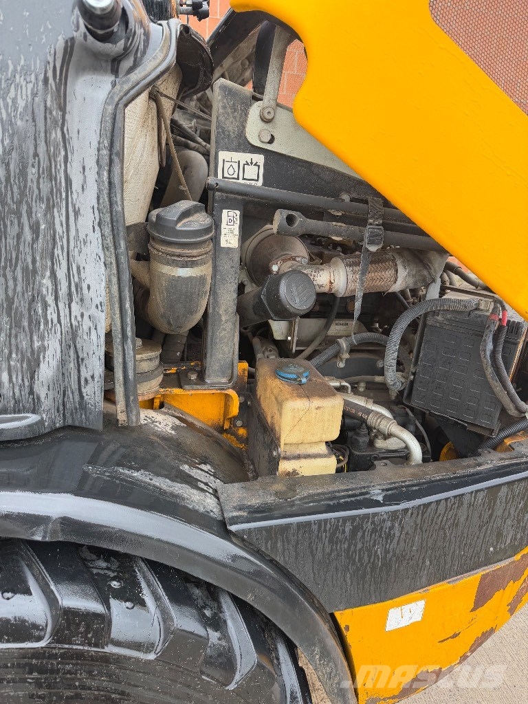 JCB 407 AGRI Pyöräkuormaajat