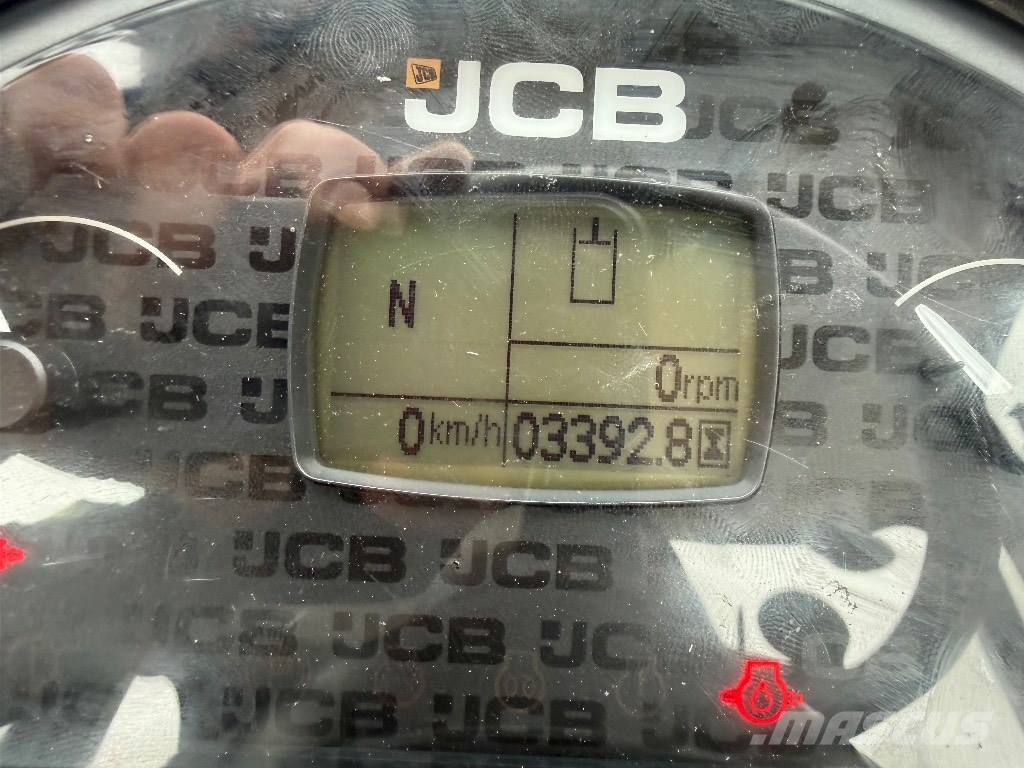 JCB 407 AGRI Pyöräkuormaajat