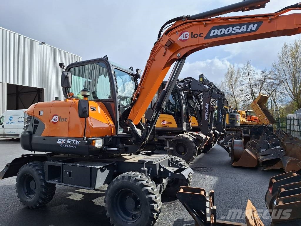 Doosan DX 57 W Ekskavatori uz riteņiem