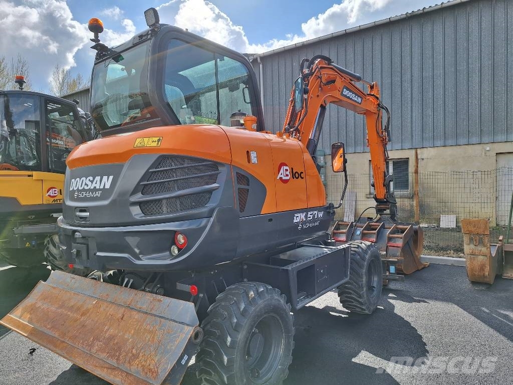 Doosan DX 57 W Ekskavatori uz riteņiem
