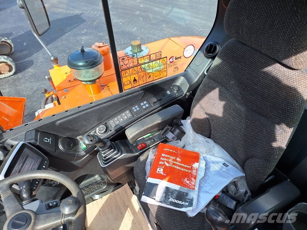 Doosan DX 57 W Ekskavatori uz riteņiem