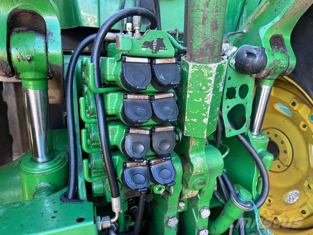 John Deere 8120 Powershift Tractoare
