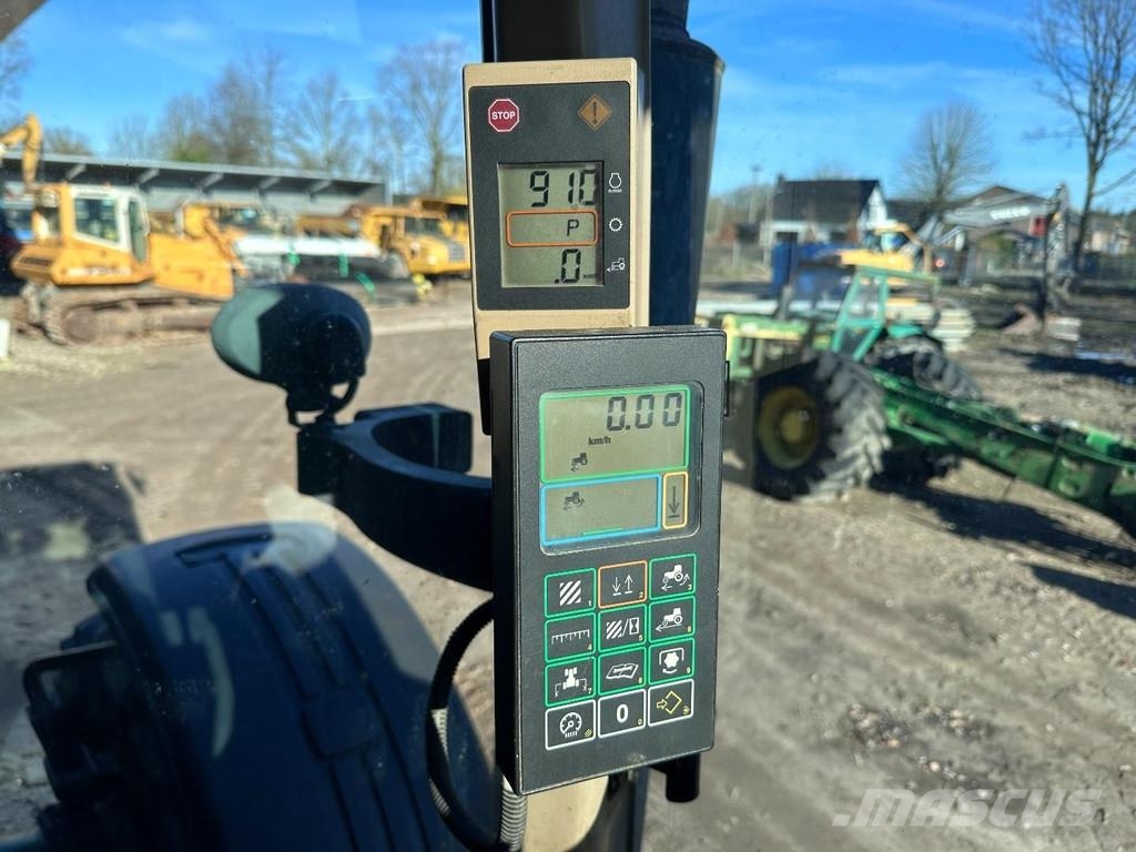 John Deere 8120 Powershift Tractoare