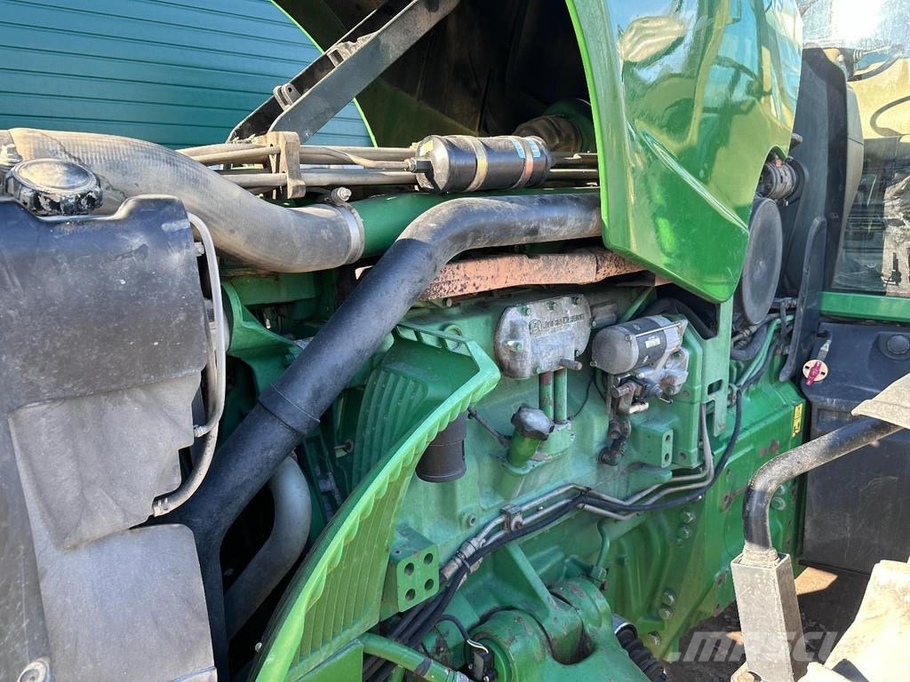 John Deere 8120 Powershift Tractoare