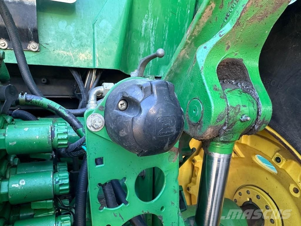 John Deere 8120 Powershift Tractoare