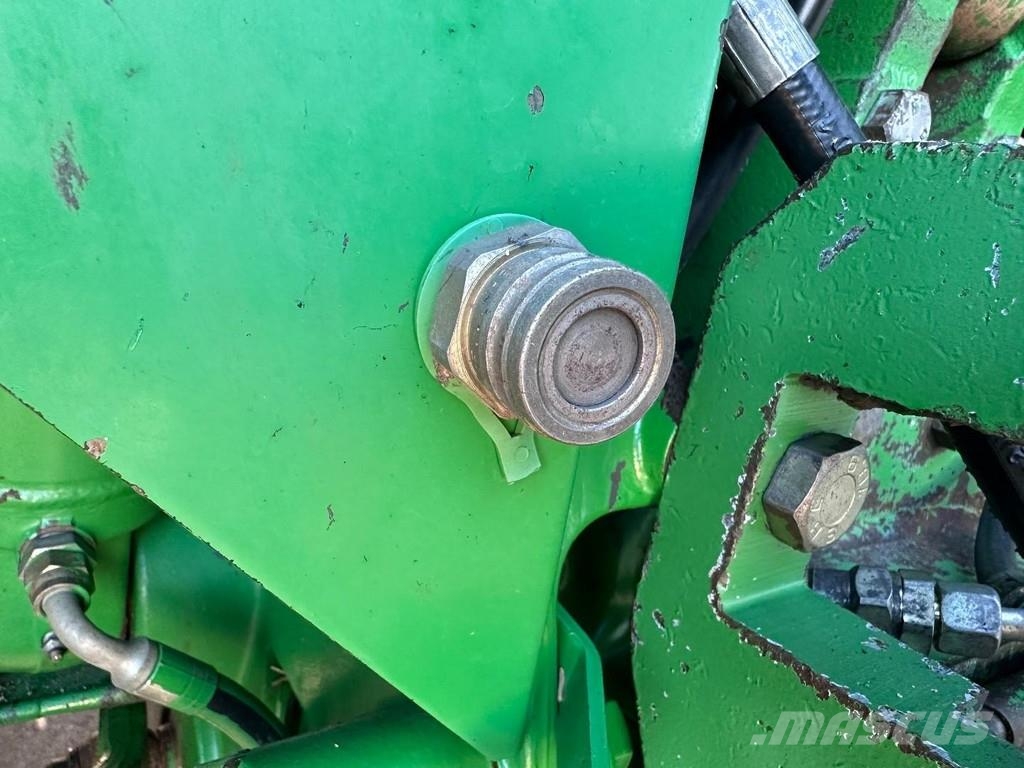 John Deere 8120 Powershift Tractoare