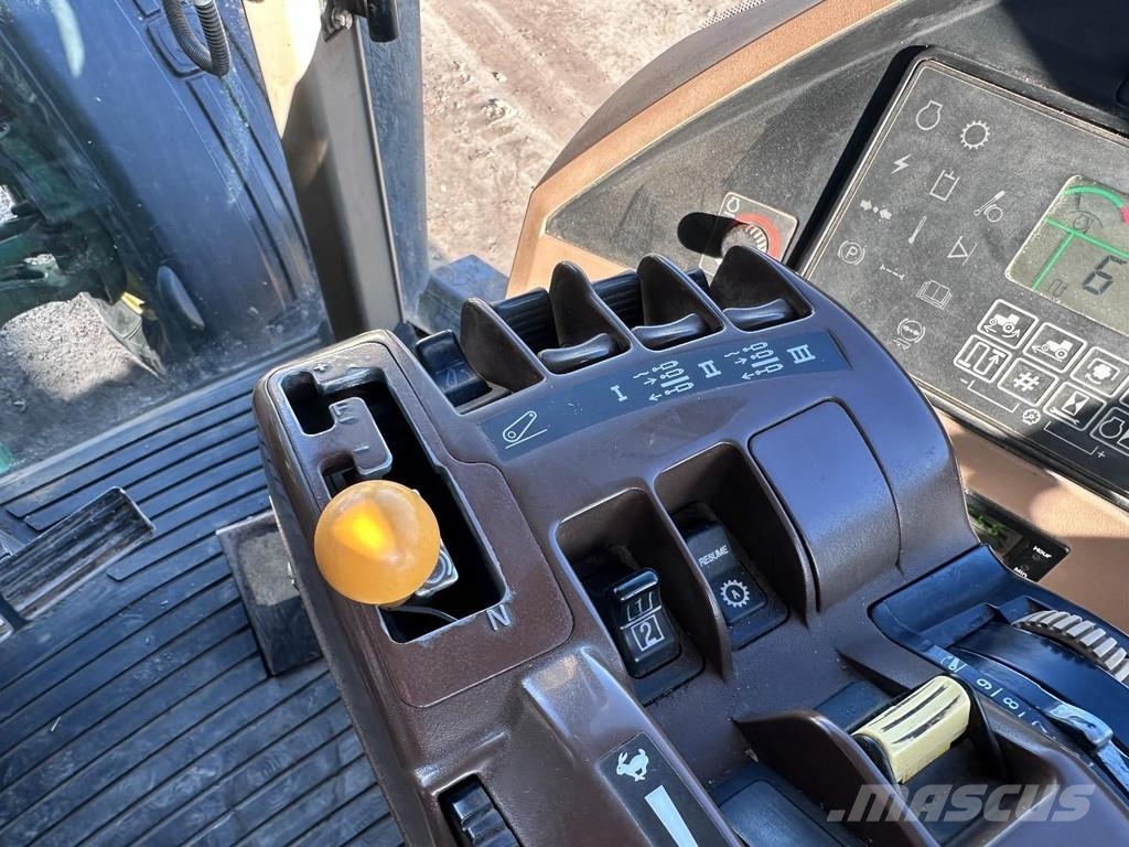John Deere 8120 Powershift Tractoare