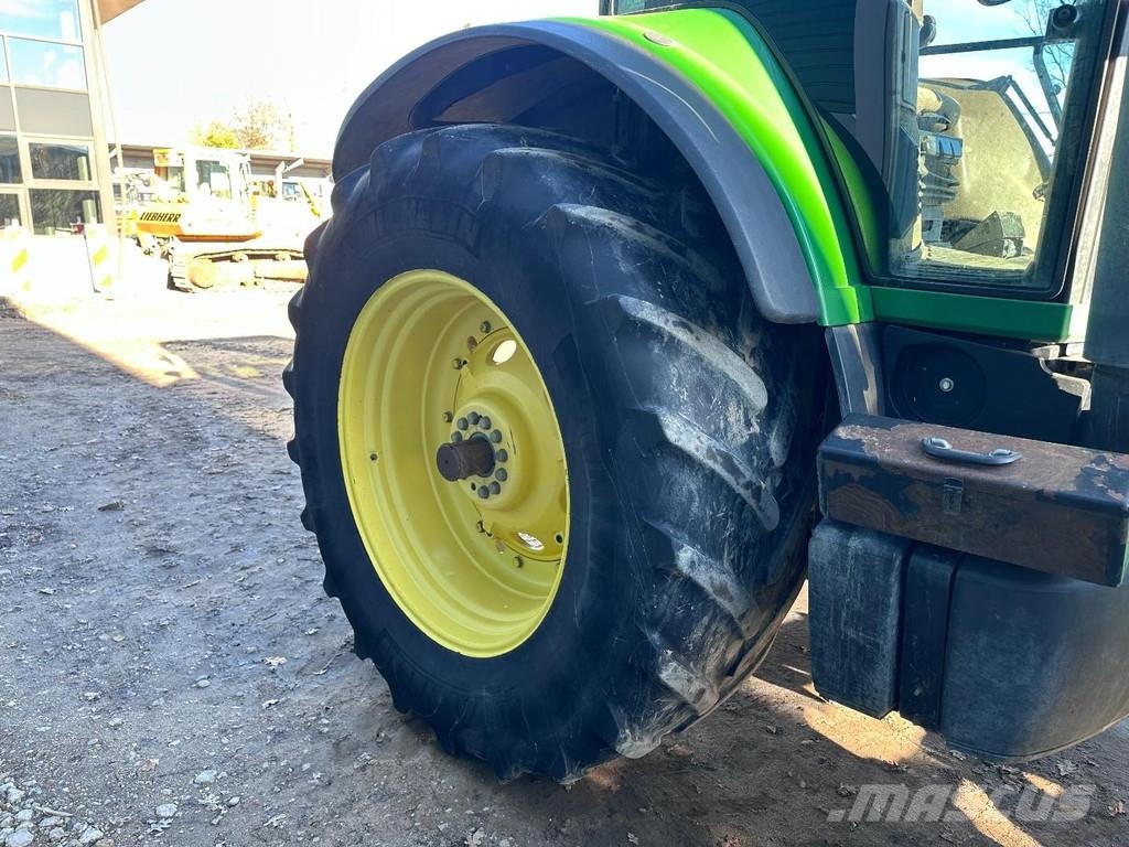 John Deere 8120 Powershift Tractoare