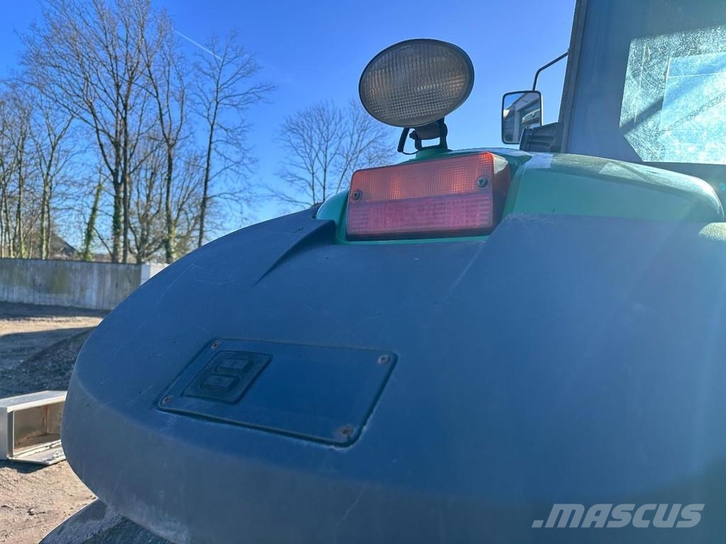John Deere 8120 Powershift Tractoare