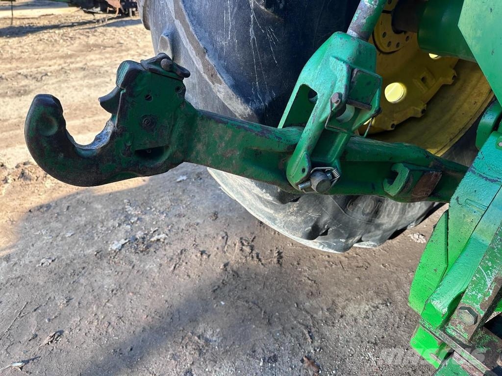 John Deere 8120 Powershift Tractoare