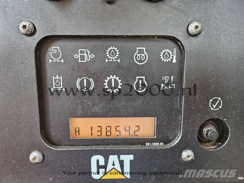 CAT D 6 T LGP 履帶推土機