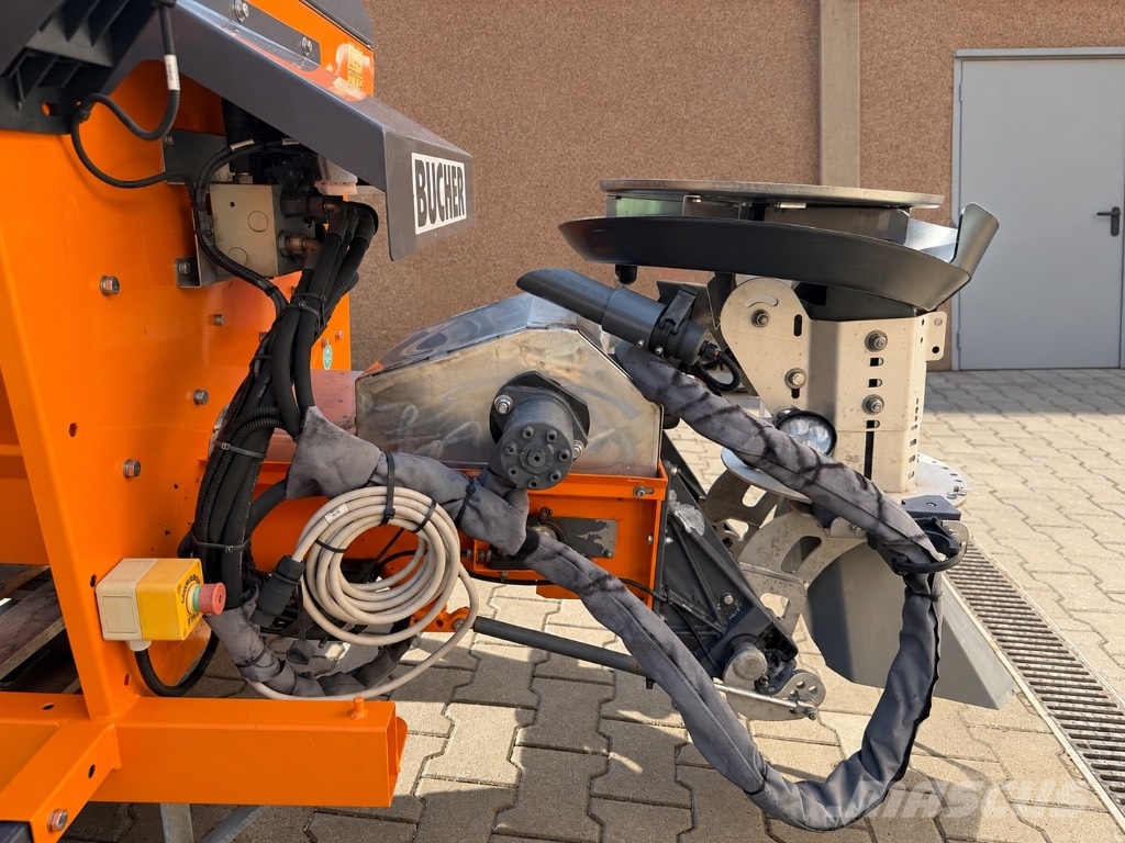 Bucher Giletta KA 2000 C Розсіювачі солі та піску