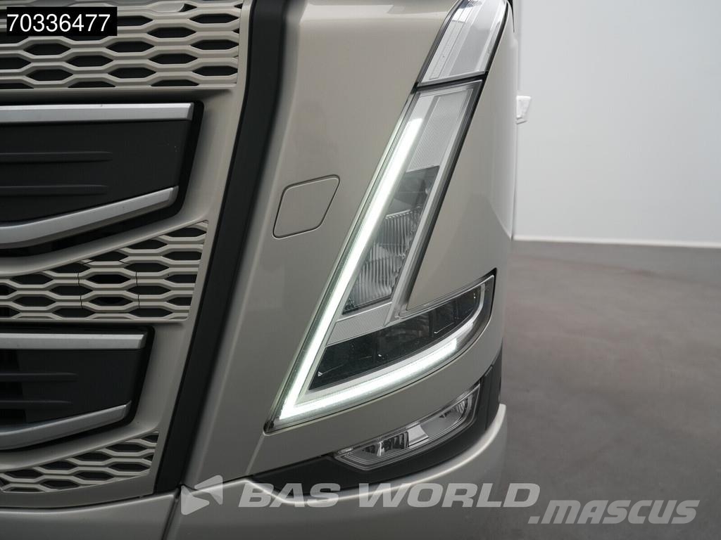 Volvo FH 500 FH 4X2 ADR 2x Tanks I-ParkCool Navi ACC PTO Тягачі