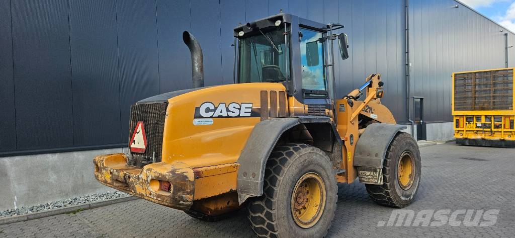 CASE 621 D Wielladers