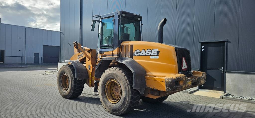 CASE 621 D Wielladers