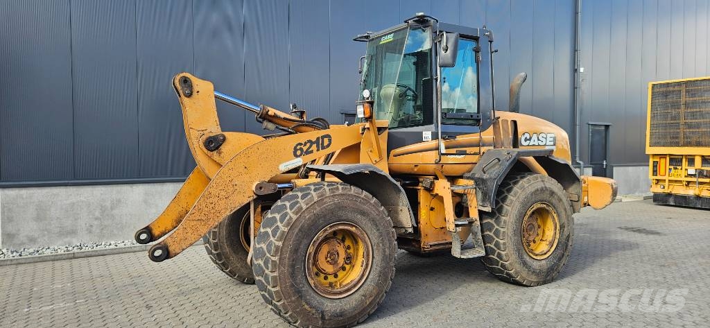 CASE 621 D Wielladers