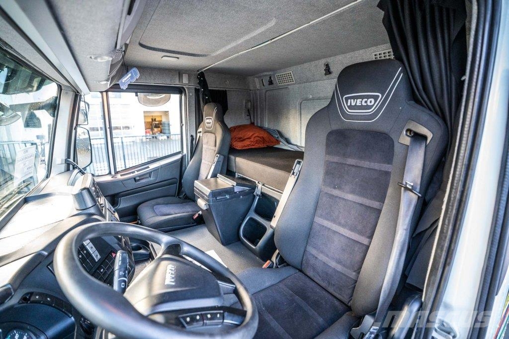 Iveco STRALIS 400 CNG +DHOLLANDIA Camiones caja cerrada