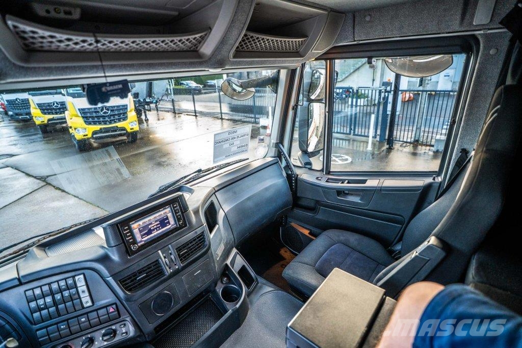 Iveco STRALIS 400 CNG +DHOLLANDIA Camiones caja cerrada