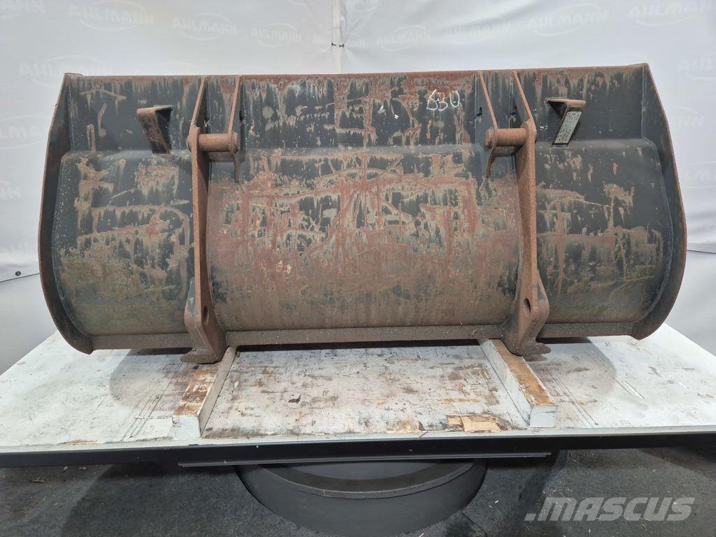Terex 834 Dichte bak met tanden Kauhat