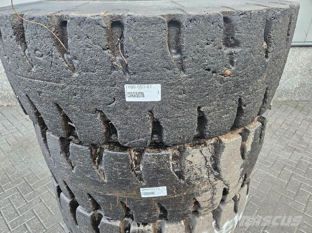 New Holland W110C-Barkley 17.5R25-Tire/Reifen/Band Gume, točkovi i felne