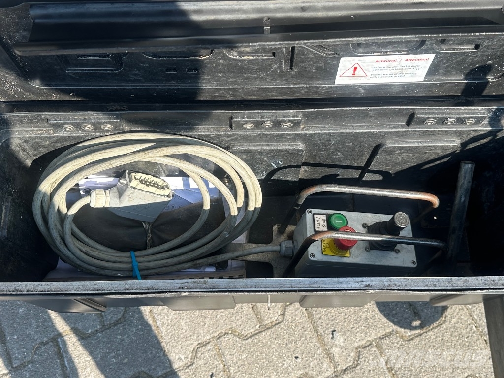 Böcker Junior HD21 Furniture Lift, 2019, first owner Goods and furniture lifts
