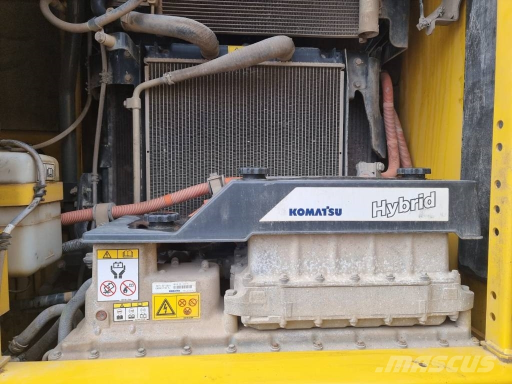Komatsu HB 215 LC-2 Hybrid حفارات زحافة
