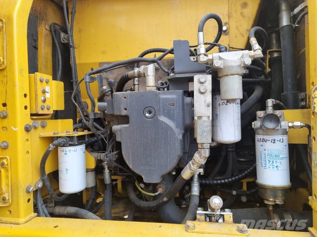 Komatsu HB 215 LC-2 Hybrid حفارات زحافة